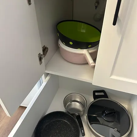 아파트호텔 Yellowhouse 3 4*